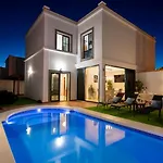 Ariome Villa